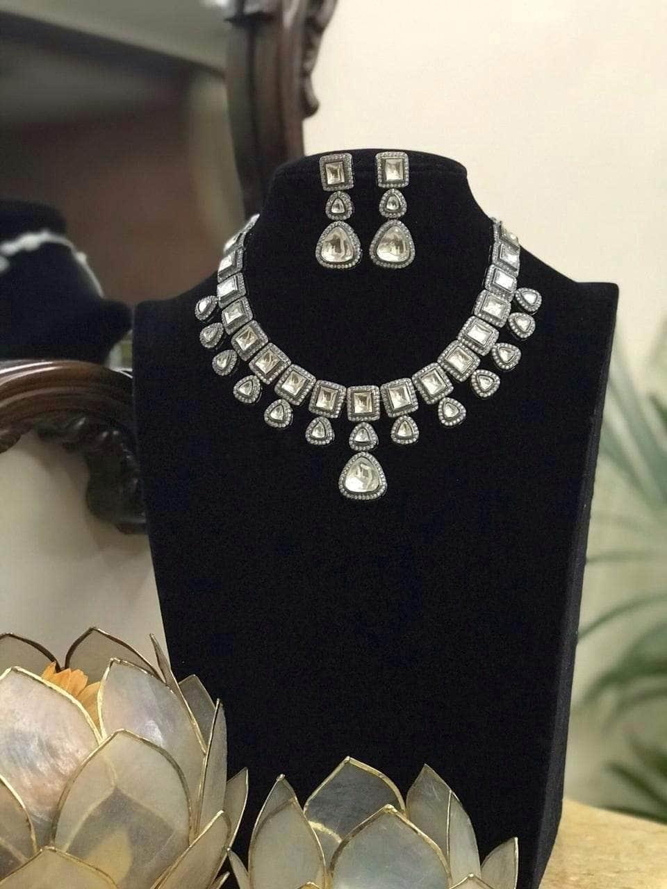 Ishhaara Square And Triangle Kundan Necklace