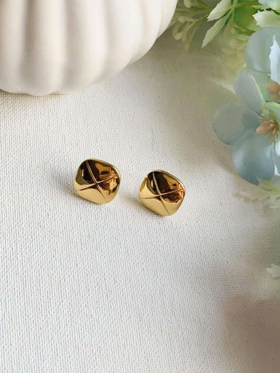 Ishhaara Square Studs