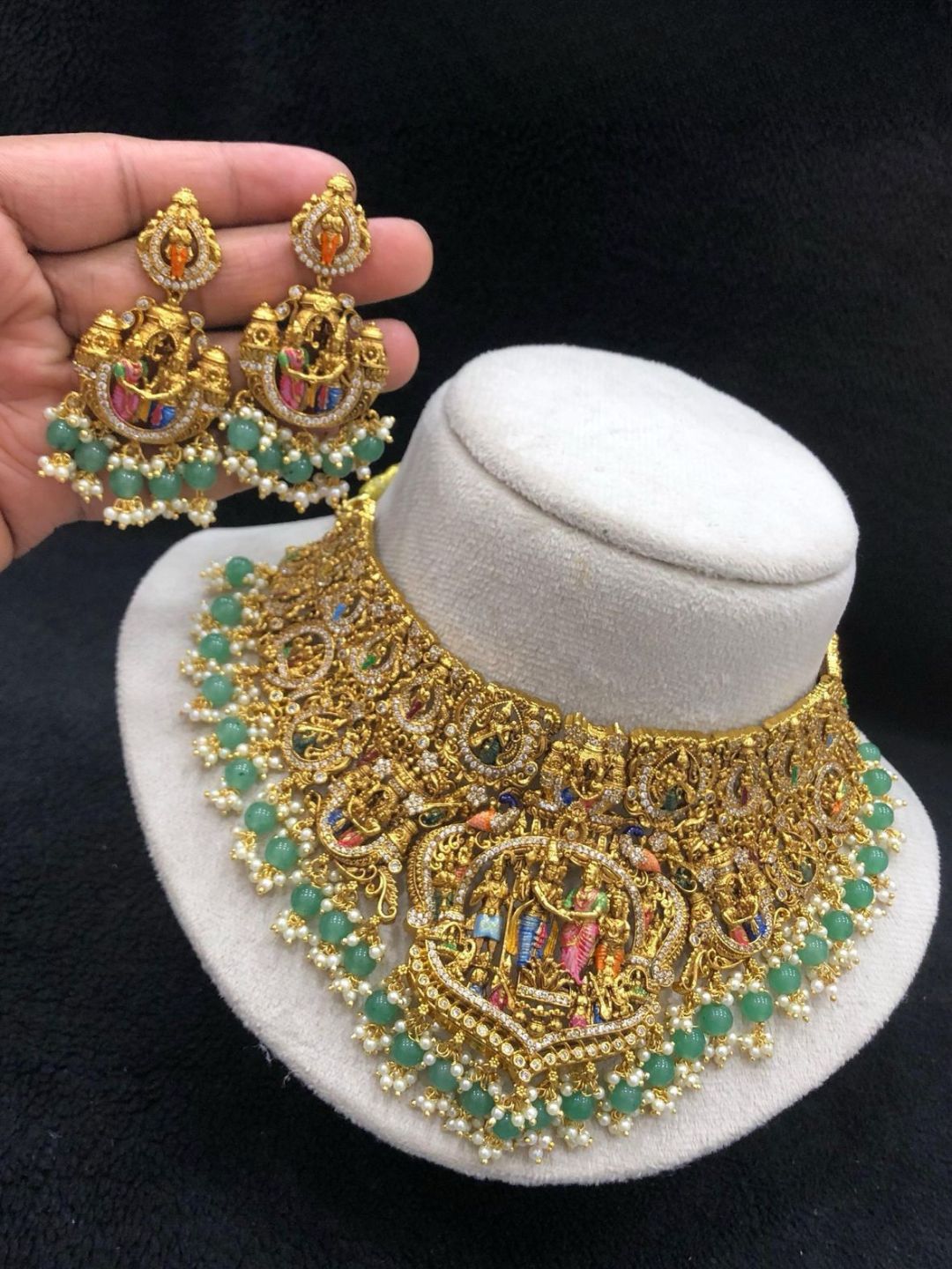Ishhaara Srinivasan Kalyanamayi Choker Set