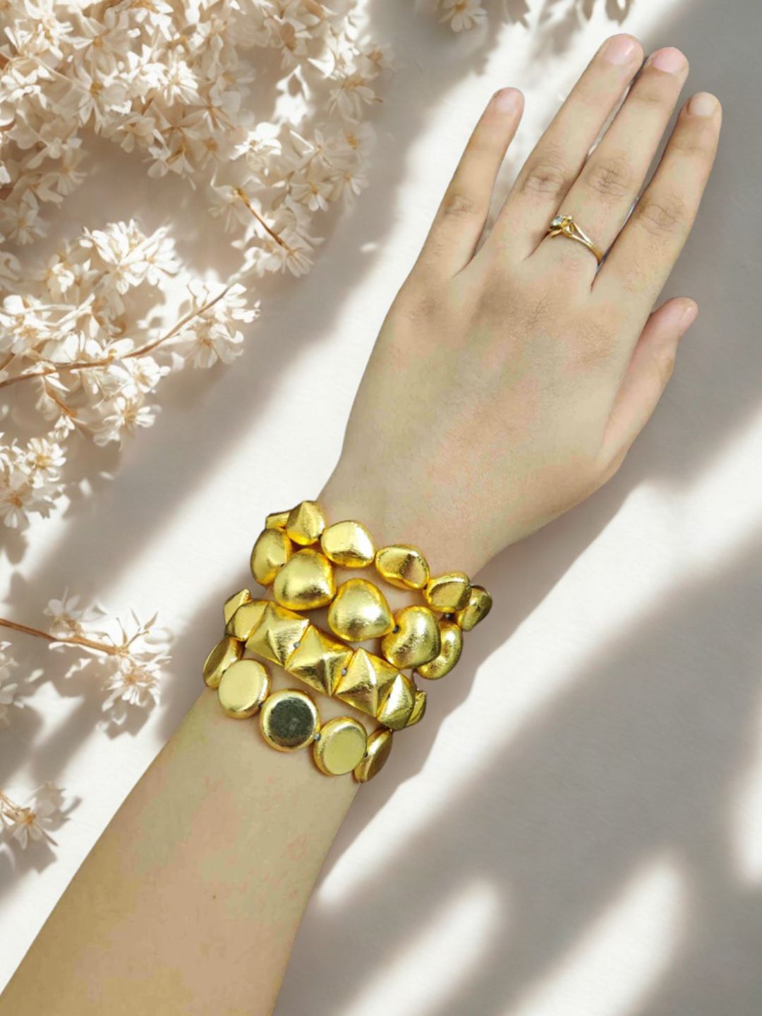 Ishhaara Stack Of Four Bubble Scrunchie Bracelet