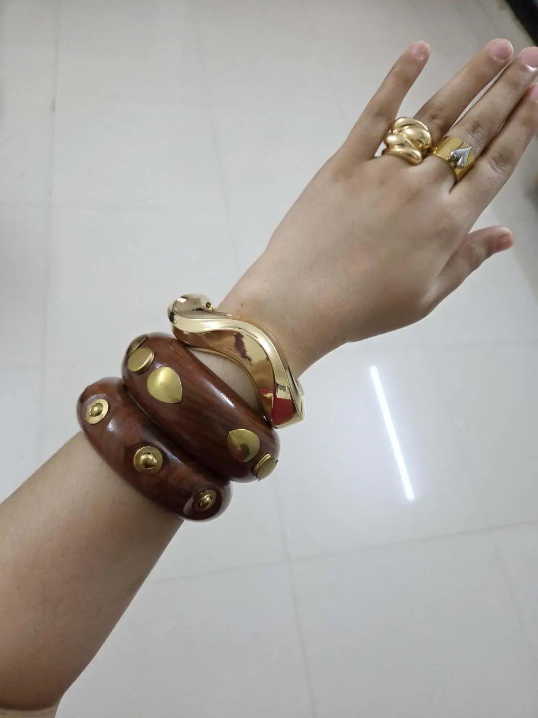 Ishhaara Stack Of Three Trendy Handcuffs