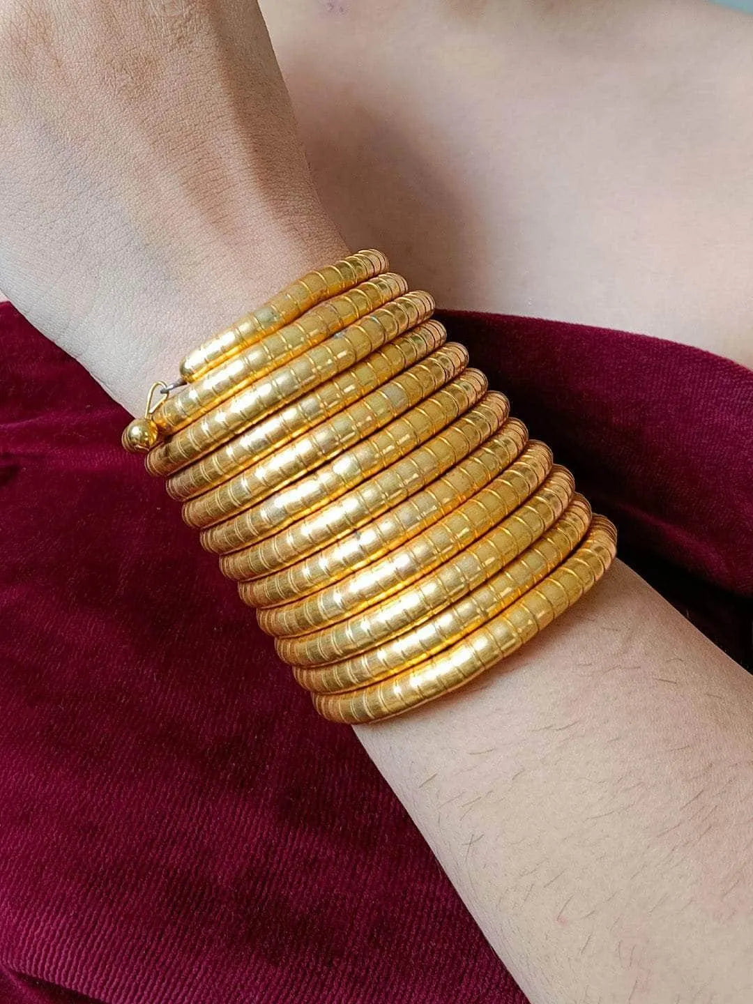 Ishhaara Stackable Bracelets Gold