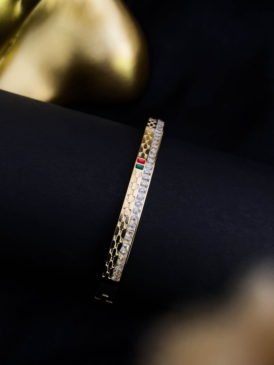 Ishhaara Stainless Steel Enamel Bracelet