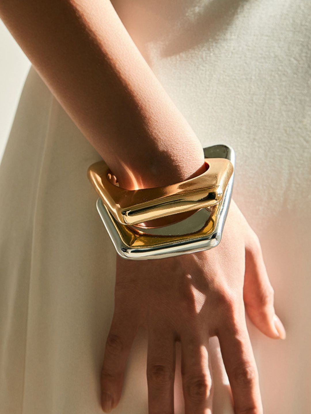 Ishhaara Stainless Steel Irregular Cuff