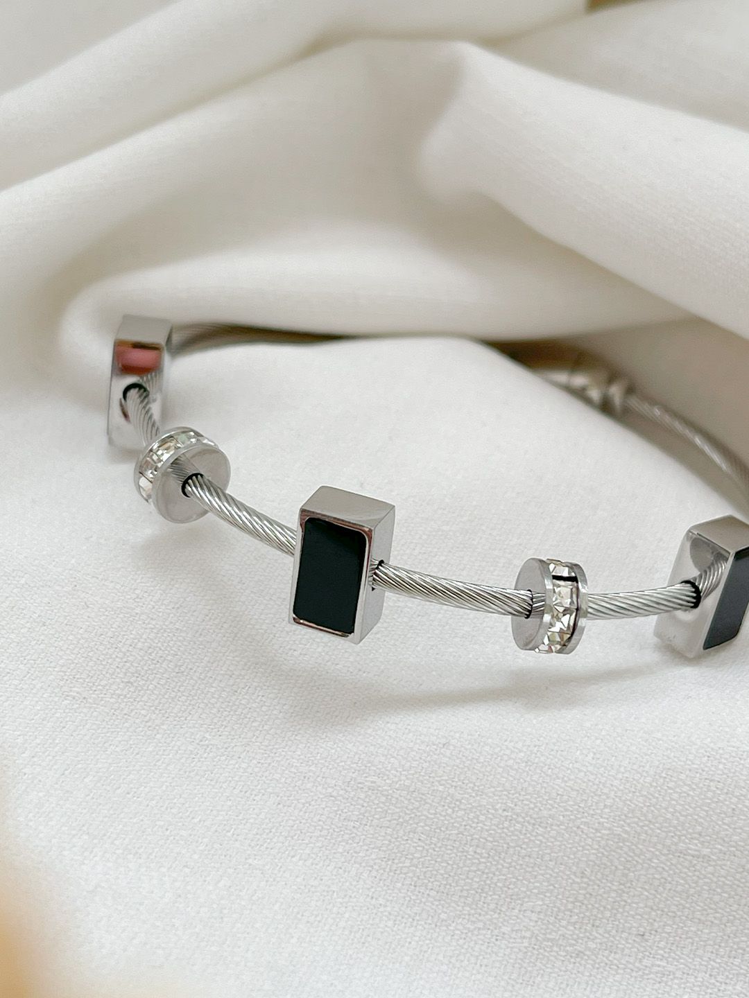 Ishhaara Stainless Steel Rondell Bracelet