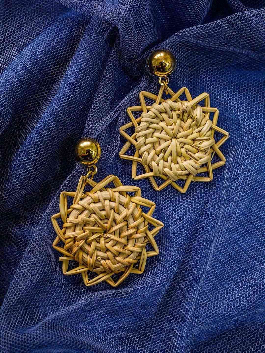 Ishhaara Star Bamboo Earrings Beige