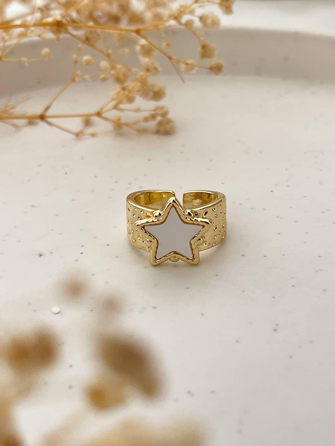 Ishhaara Star Embedded Gold Ring