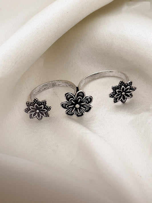 Ishhaara Star Shaped Vintage Dual Finger Ring