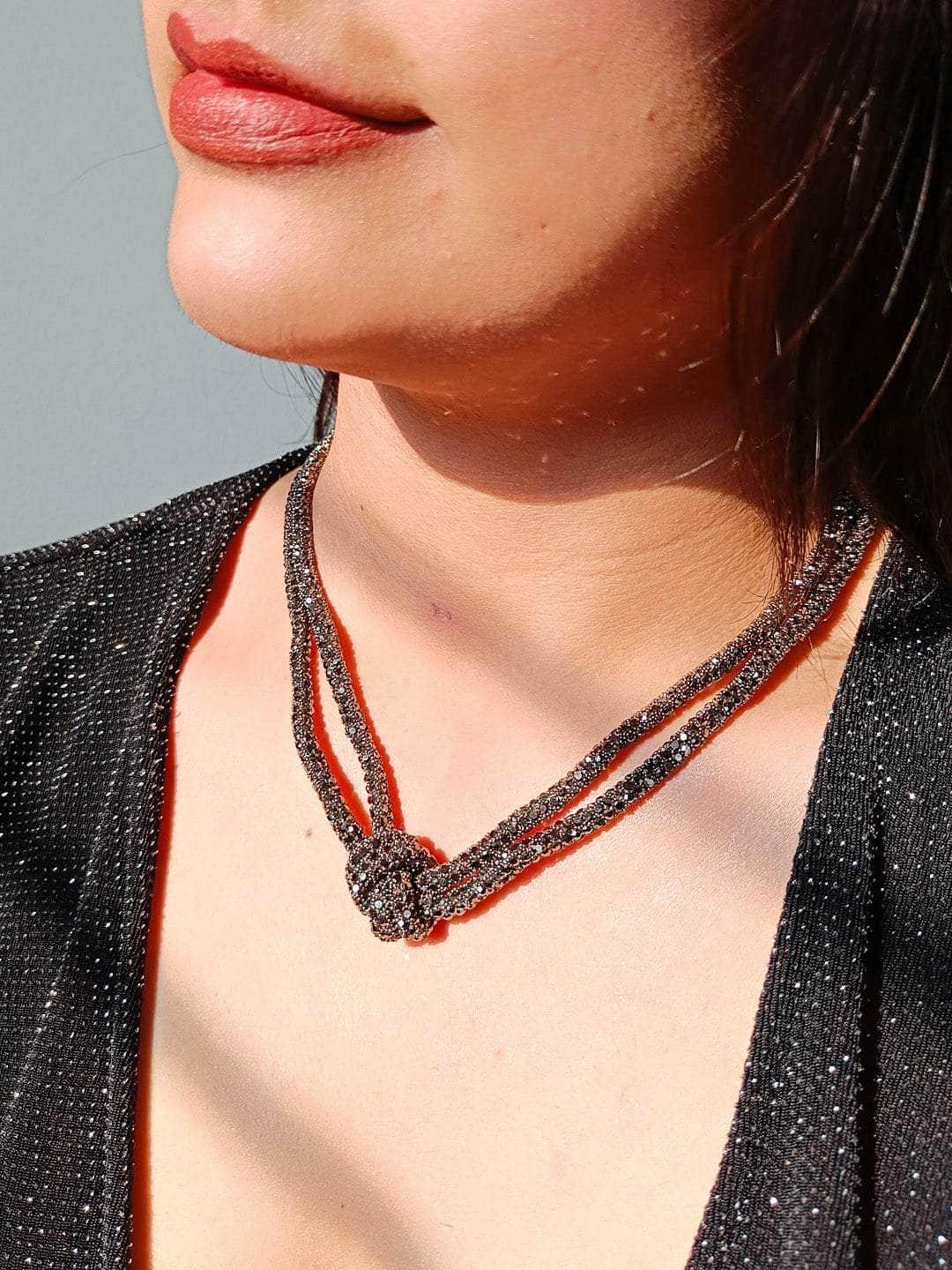 Ishhaara Stardust black knotted necklace