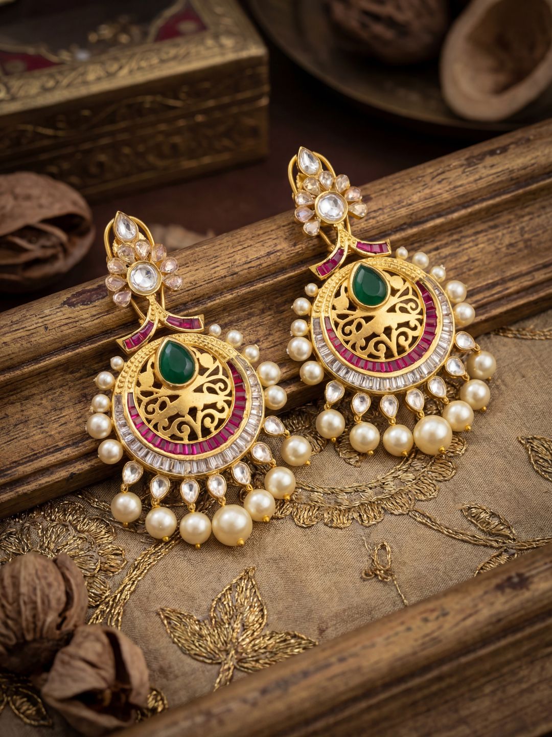 Ishhaara Statement Golden Earring