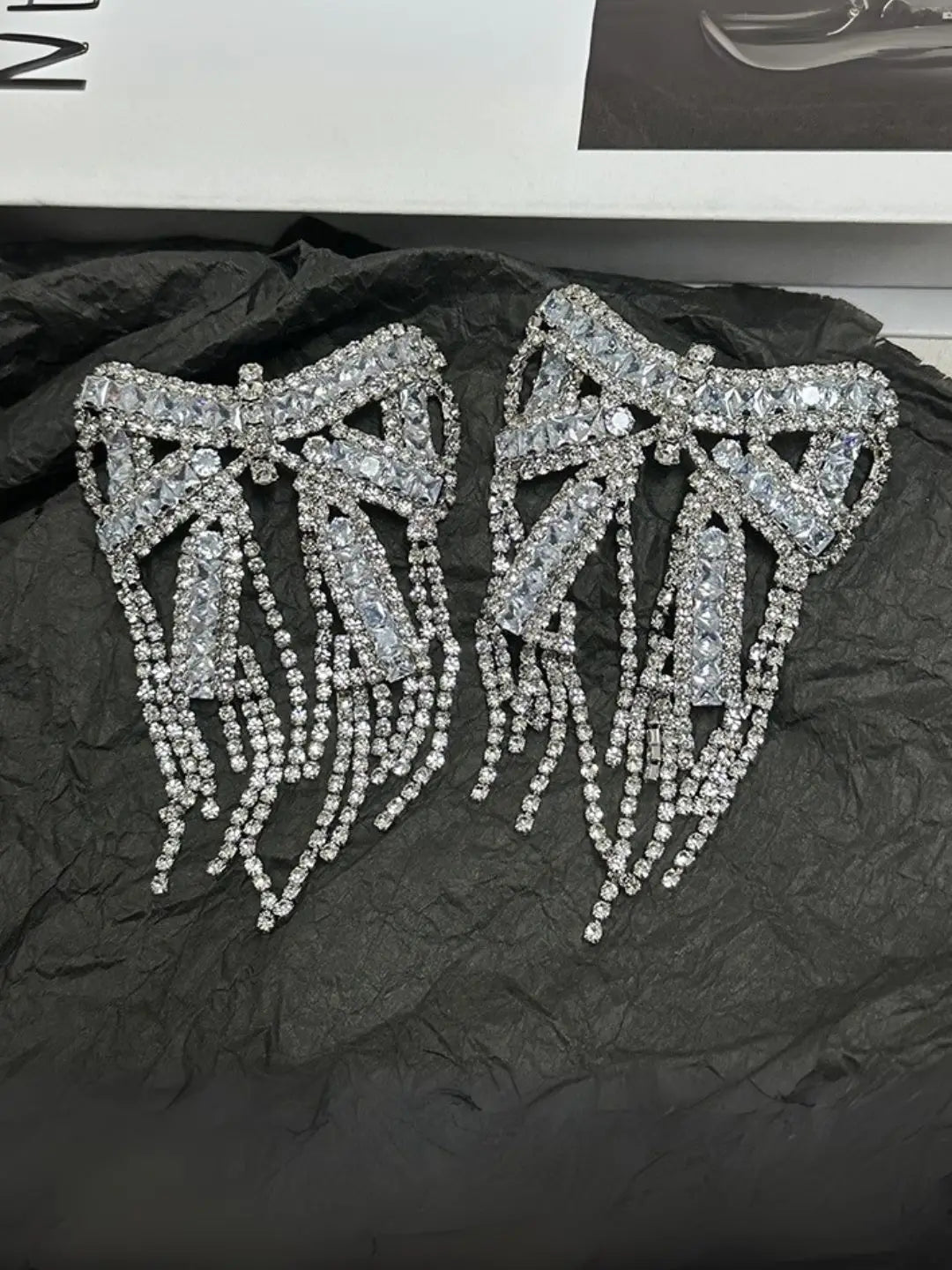 Ishhaara Statement Zircon Bow Earring