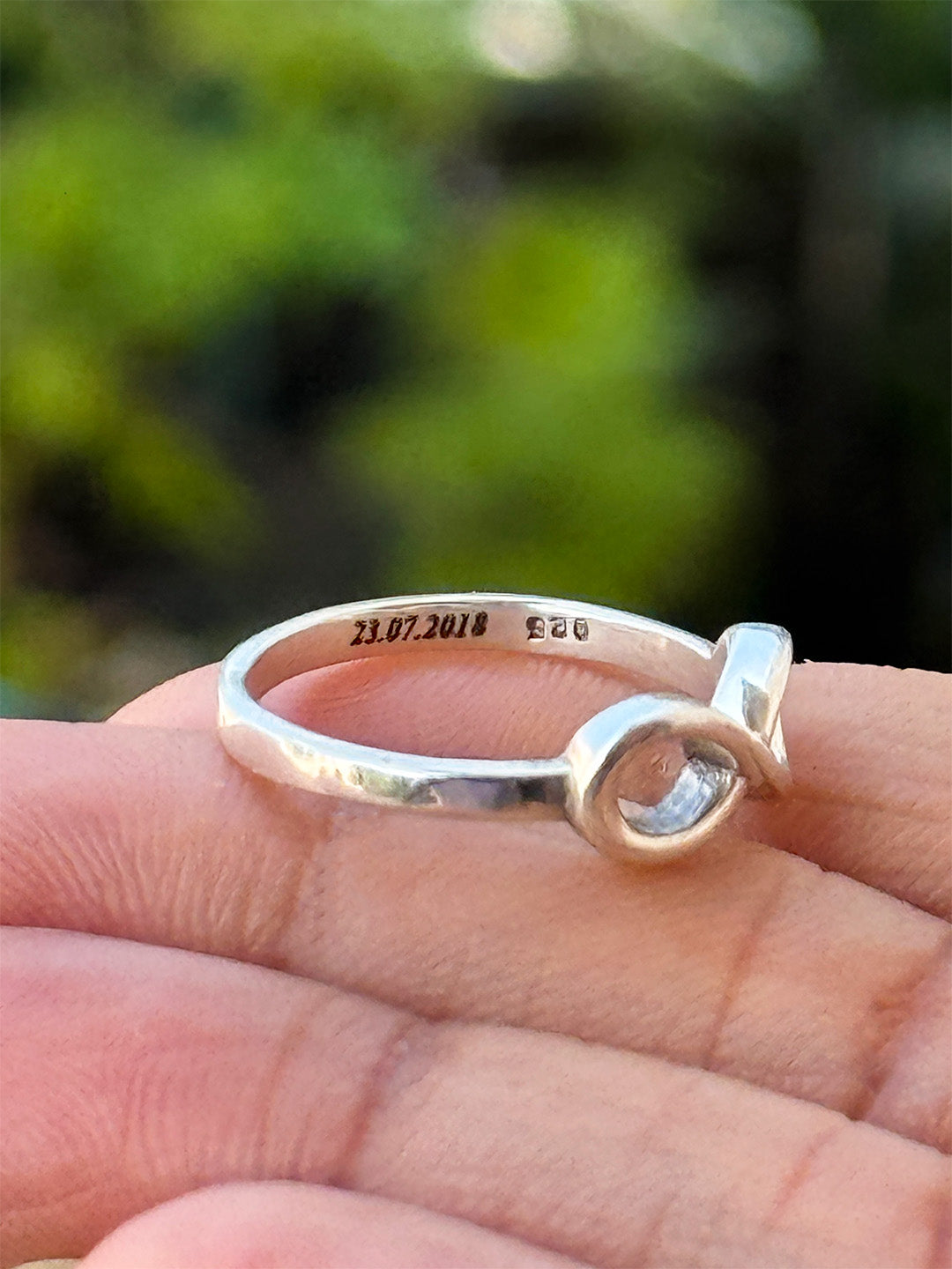 Ishhaara Sterling Silver Infinity Ring