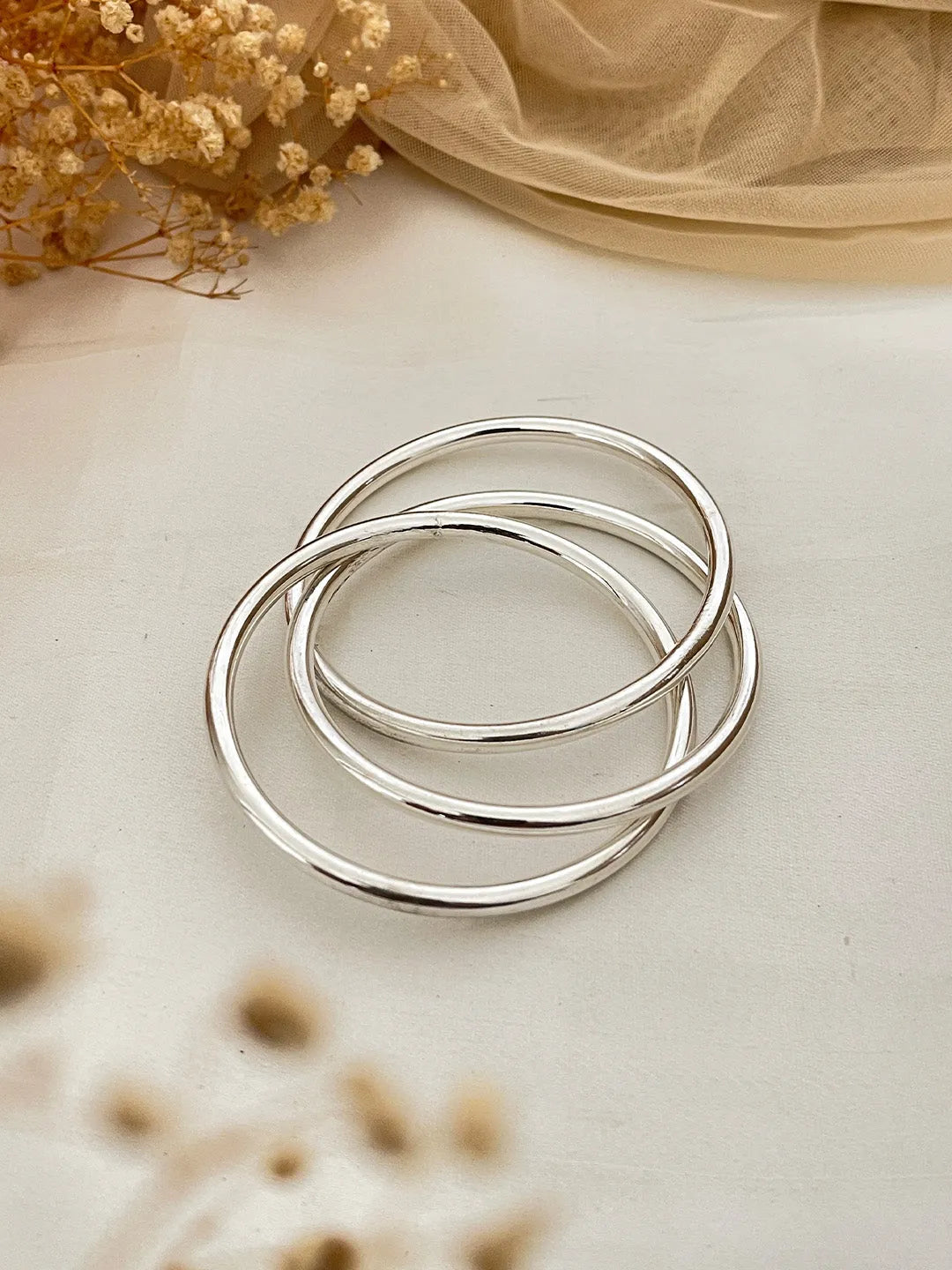 Ishhaara Sterling Silver Plated Interconnected Bangles