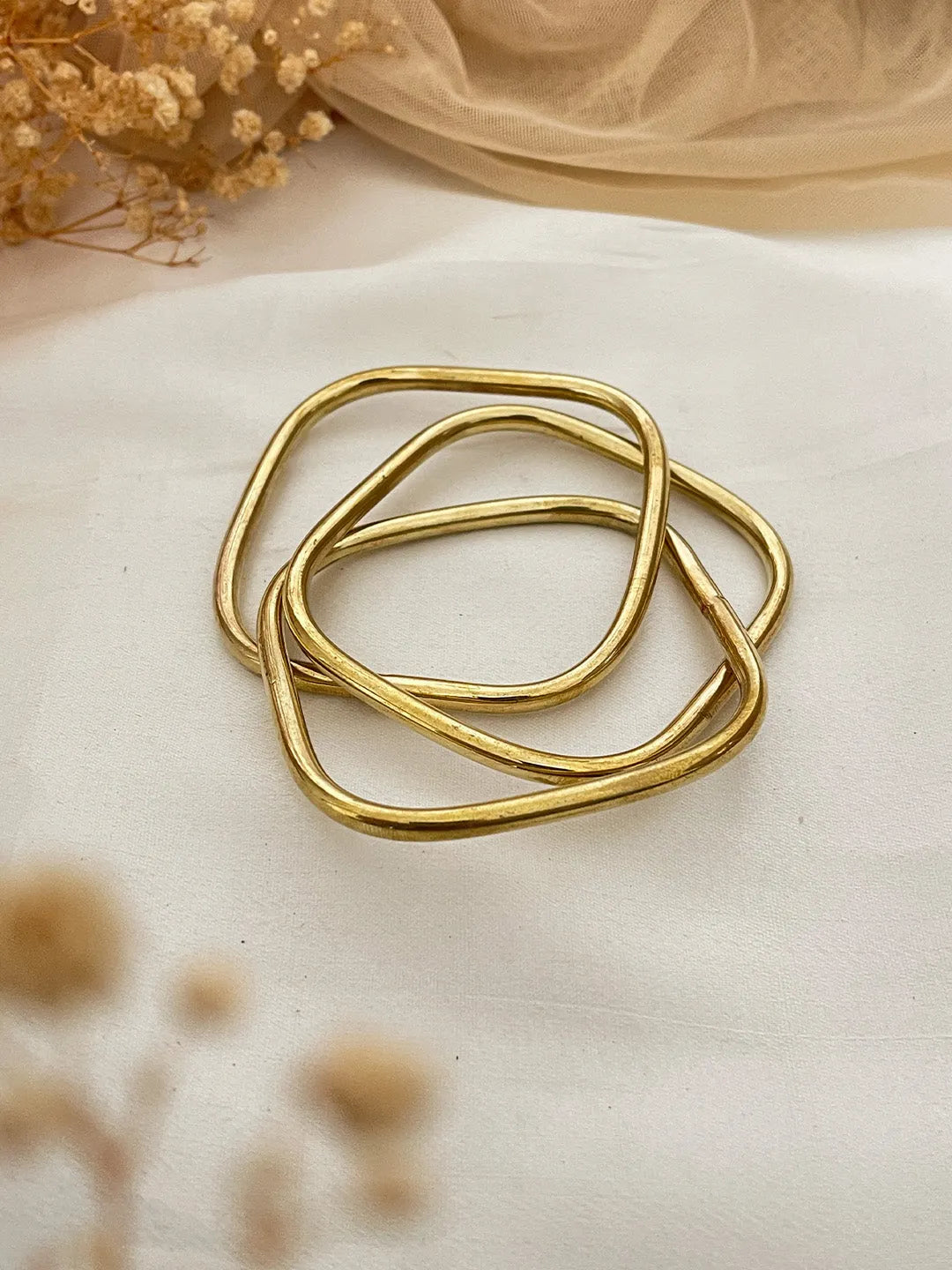 Ishhaara Sterling Silver Square Shaped Interconnected Bangles