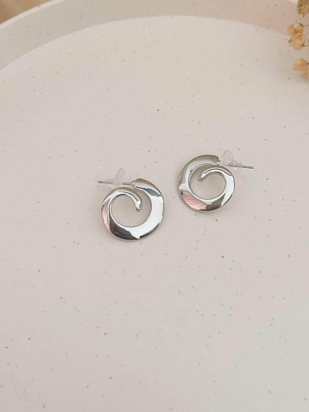 Ishhaara Sterling Silver Swirl Earrings