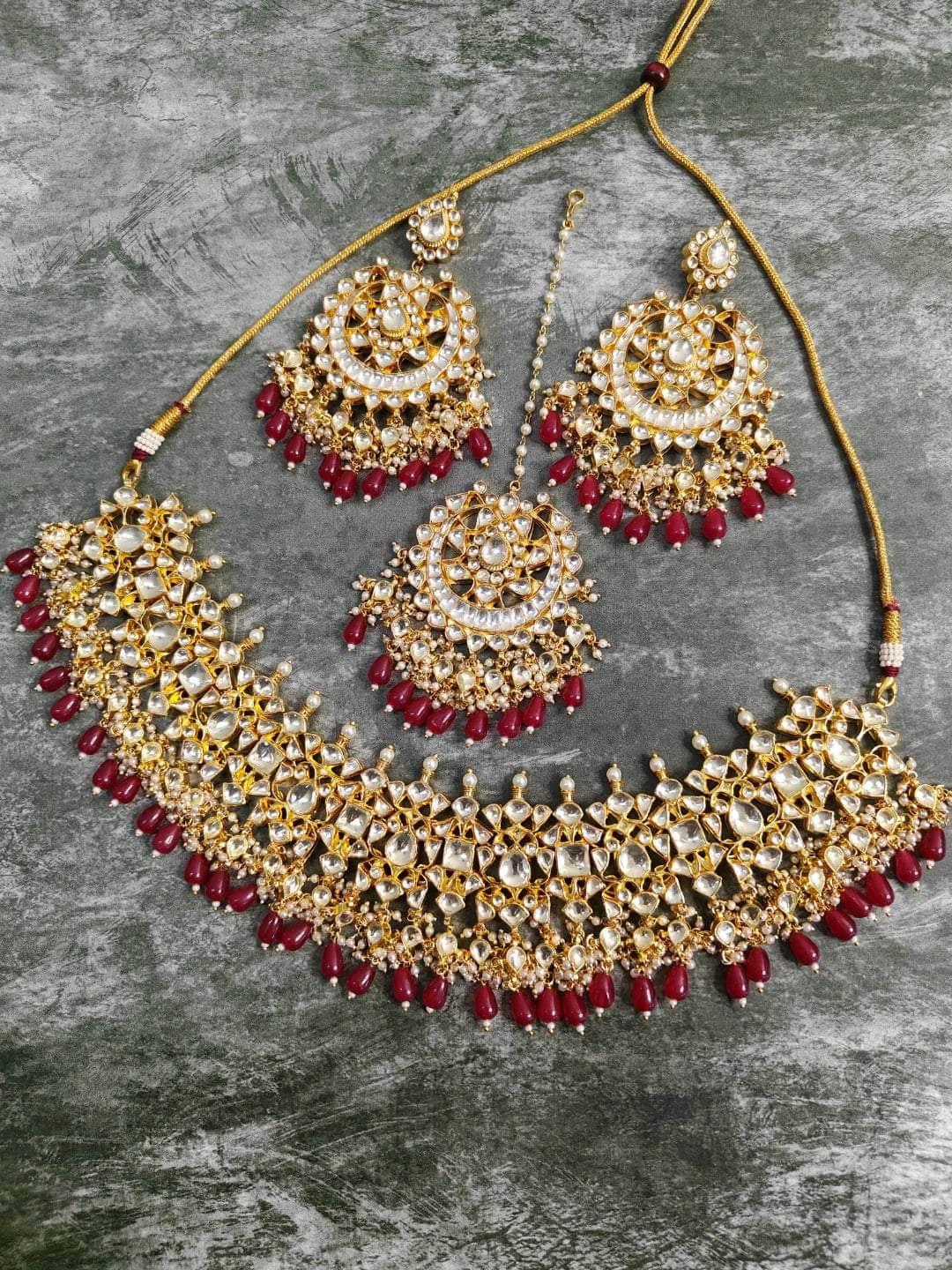 Ishhaara Stone Studded Choker Necklace Set