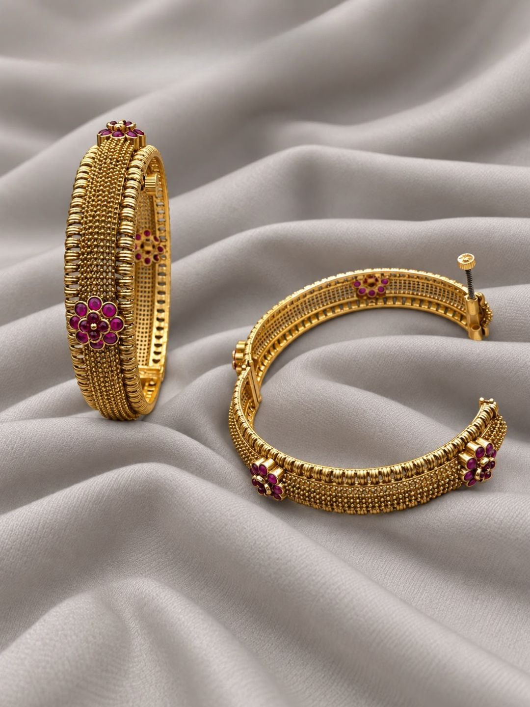 Ishhaara Stone Studded Kemp Bangles
