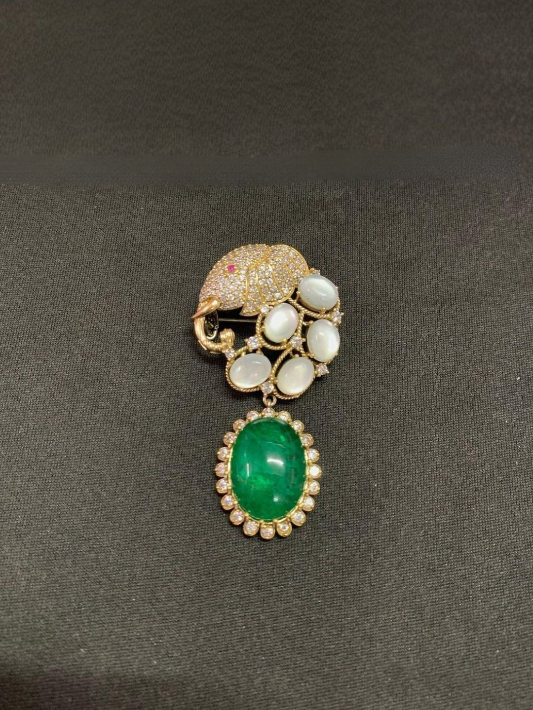 Ishhaara Stones And Beads Studded Emerald Brooch