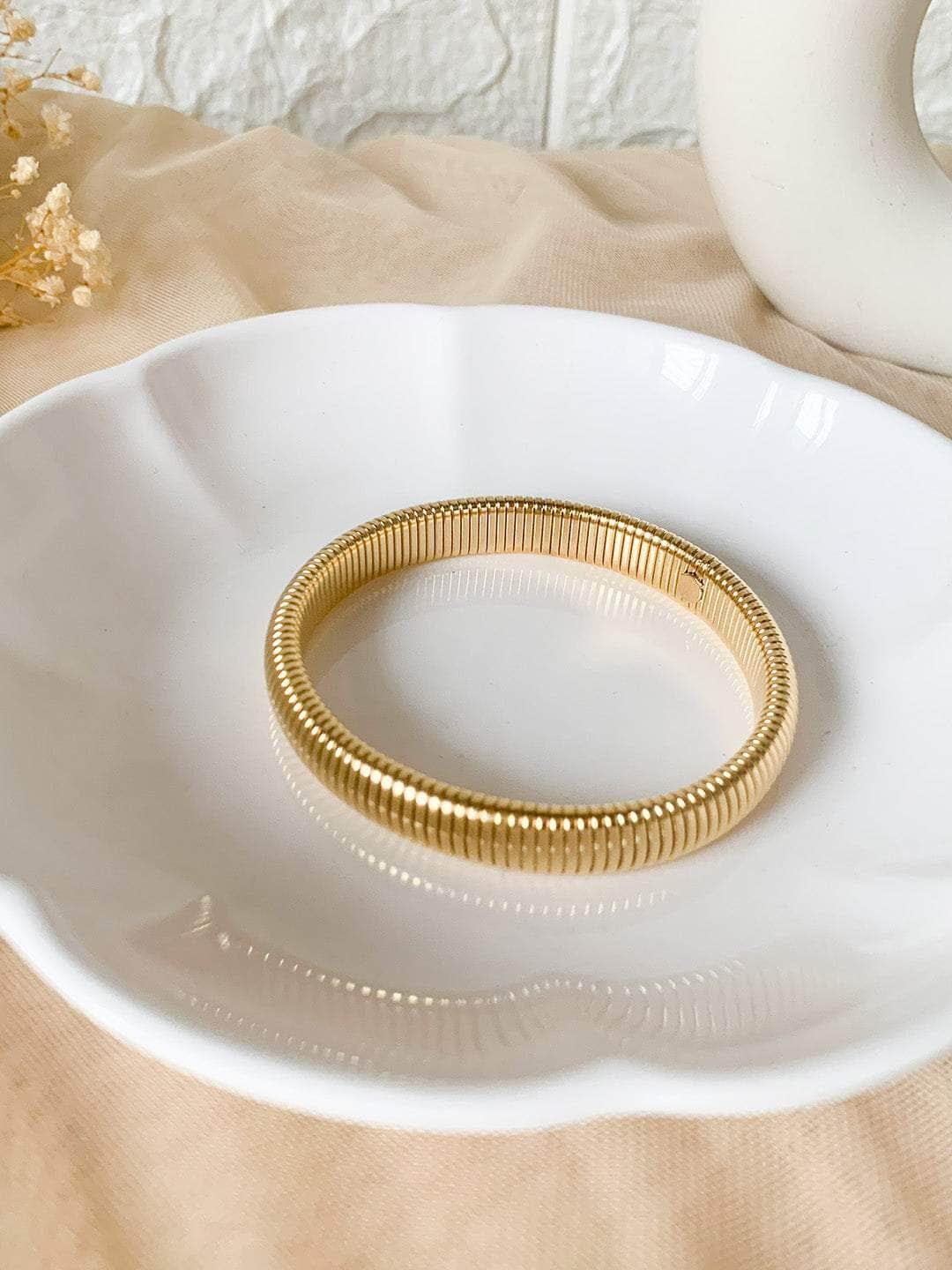 Ishhaara Stretch Bracelet Gold