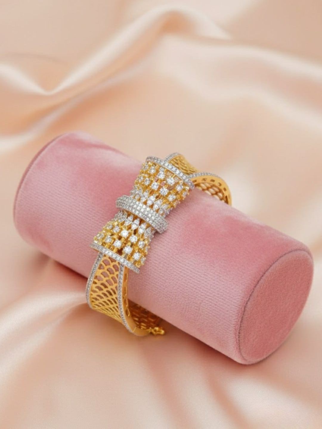 Ishhaara Stylish American Diamond Bracelet