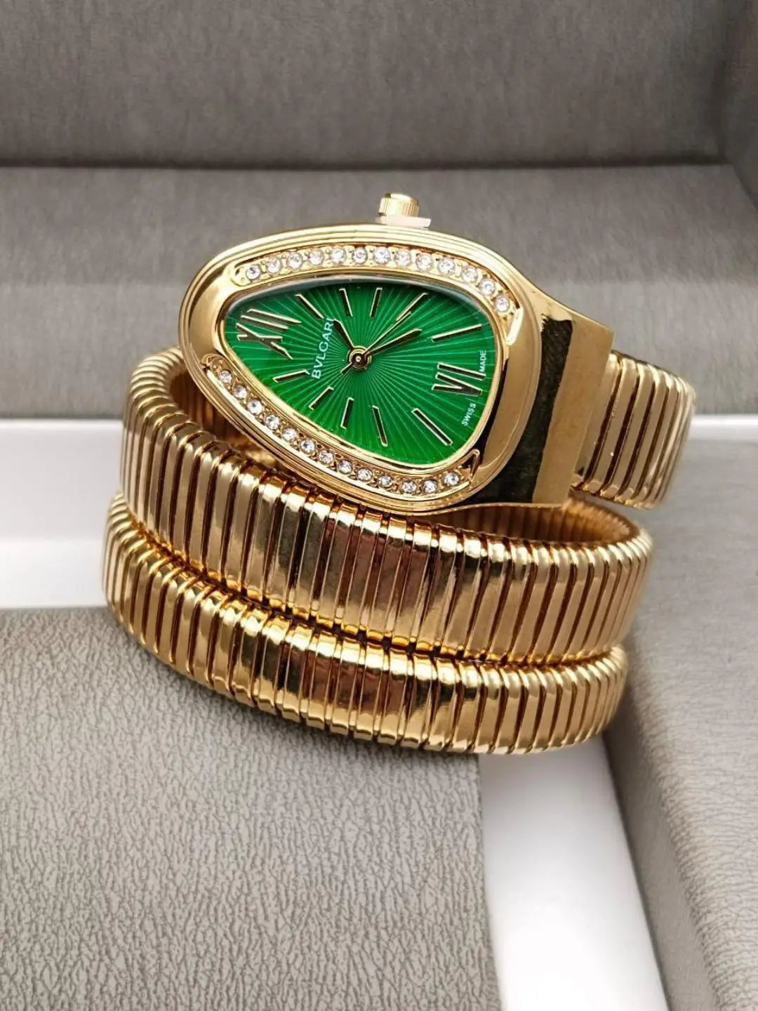 Ishhaara Stylish Bvlgari Watch