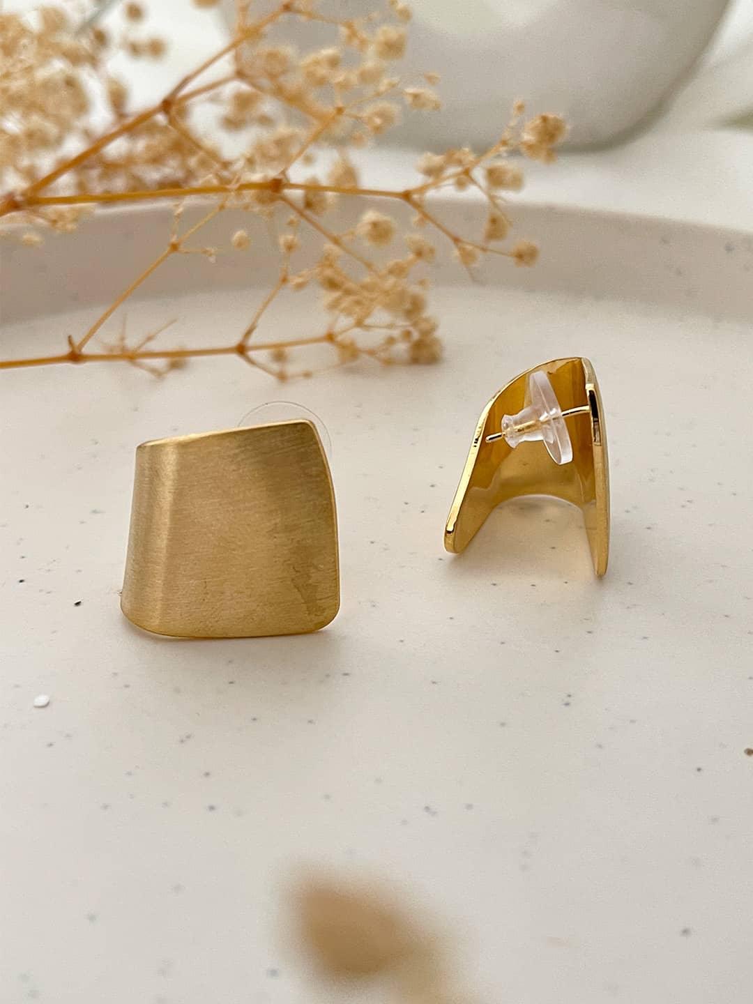 Ishhaara Stylish Funky Gold Color Geometric Earring