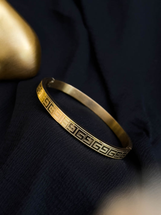 Ishhaara Stylish Stainless Steel Greek Design Crafted Kada