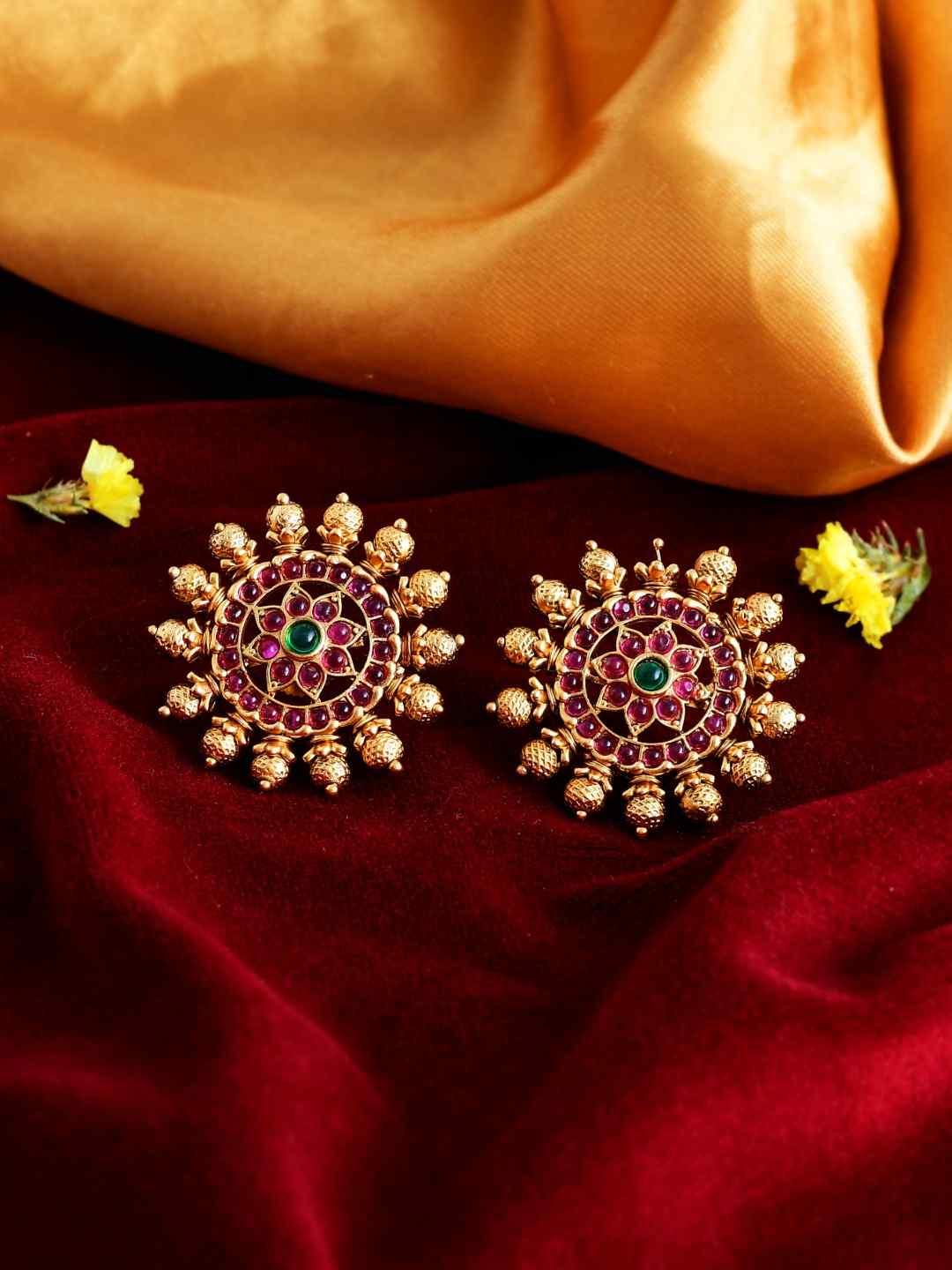 Ishhaara Sudarshan Chakra Stud