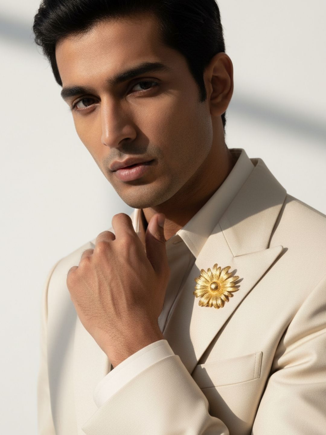 Ishhaara Sunflower Brooch