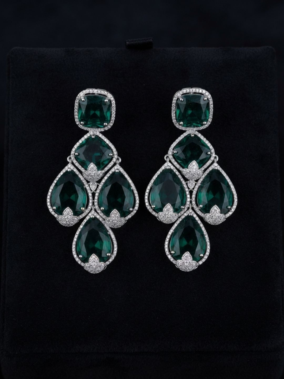 Ishhaara Teardrop Shaped Drop Earrings
