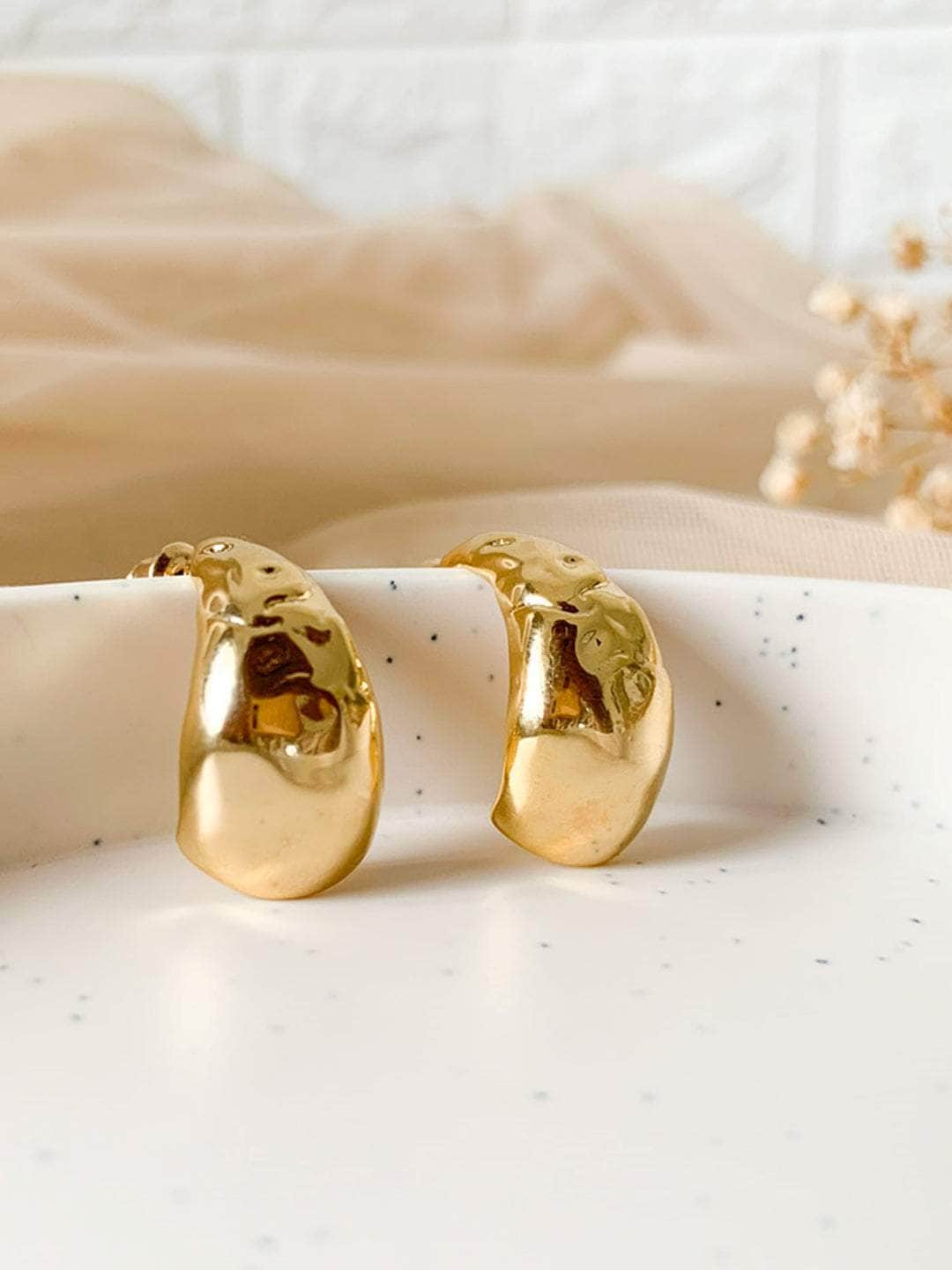 Ishhaara Tejasswi Prakash In Mystic Arc earrings- Gold