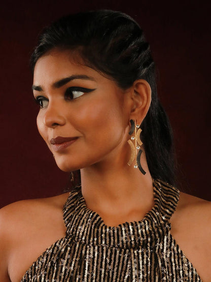 Ishhaara Textured Contemporary Line Earring