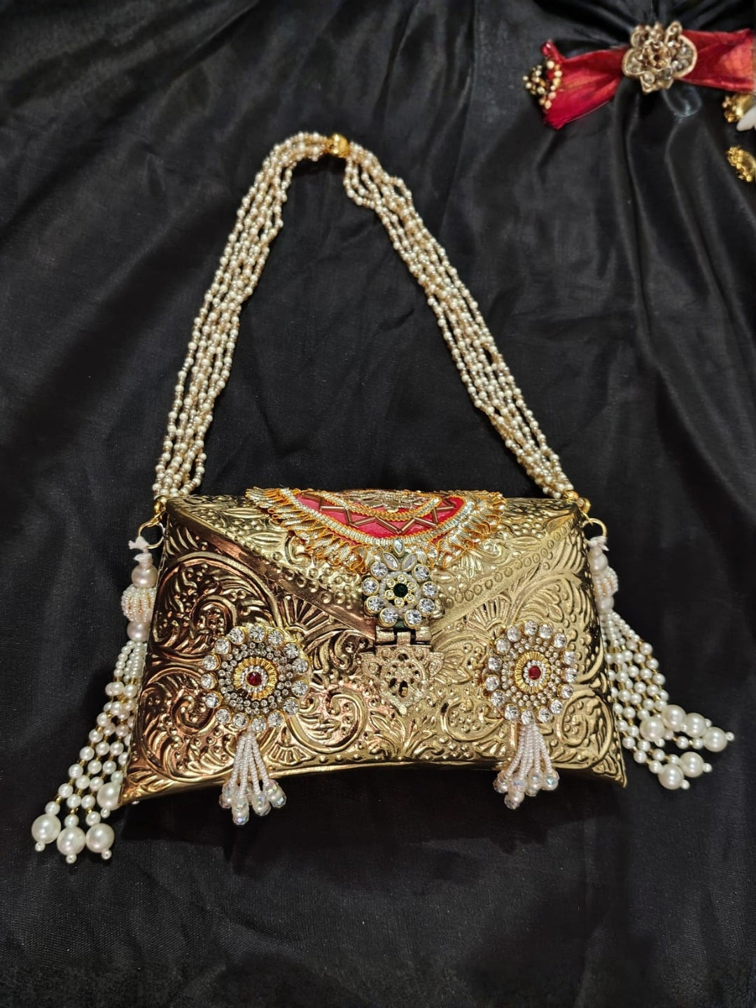 Ishhaara The Royal Cowrie Bag