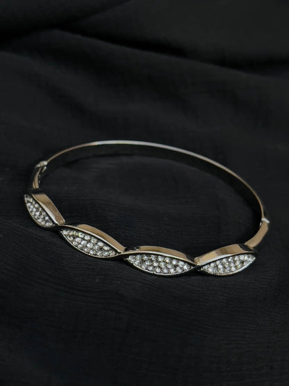 Ishhaara The Thea Bracelet