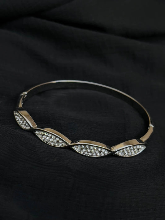 Ishhaara The Thea Bracelet