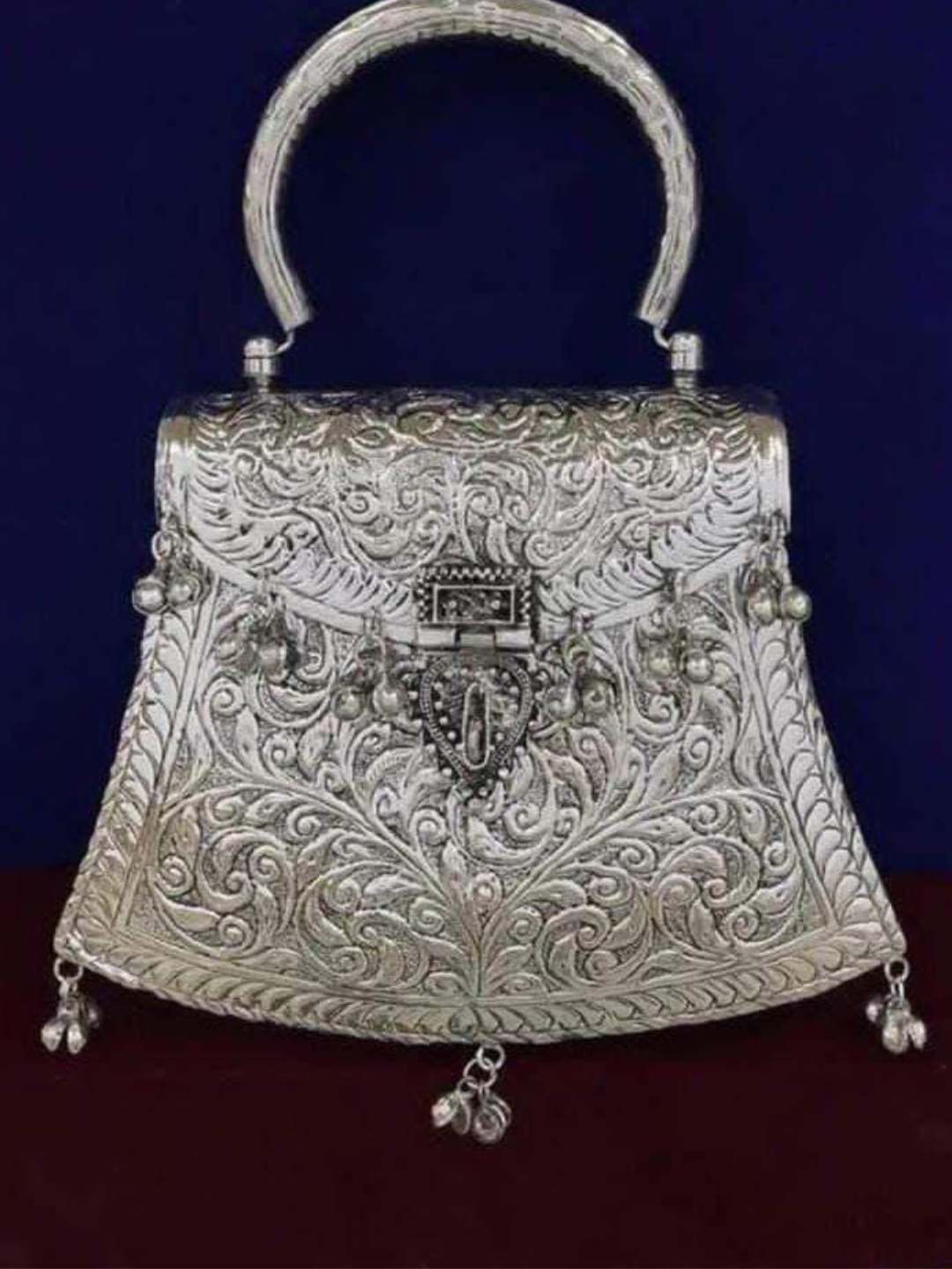 Ishhaara Timeless German Silver Bag