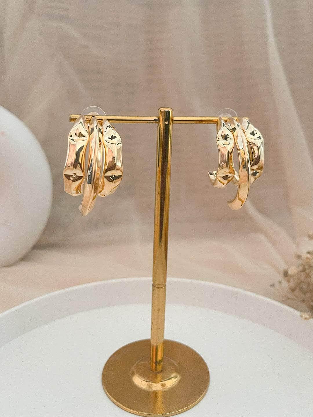Ishhaara Torment earrings with feather design