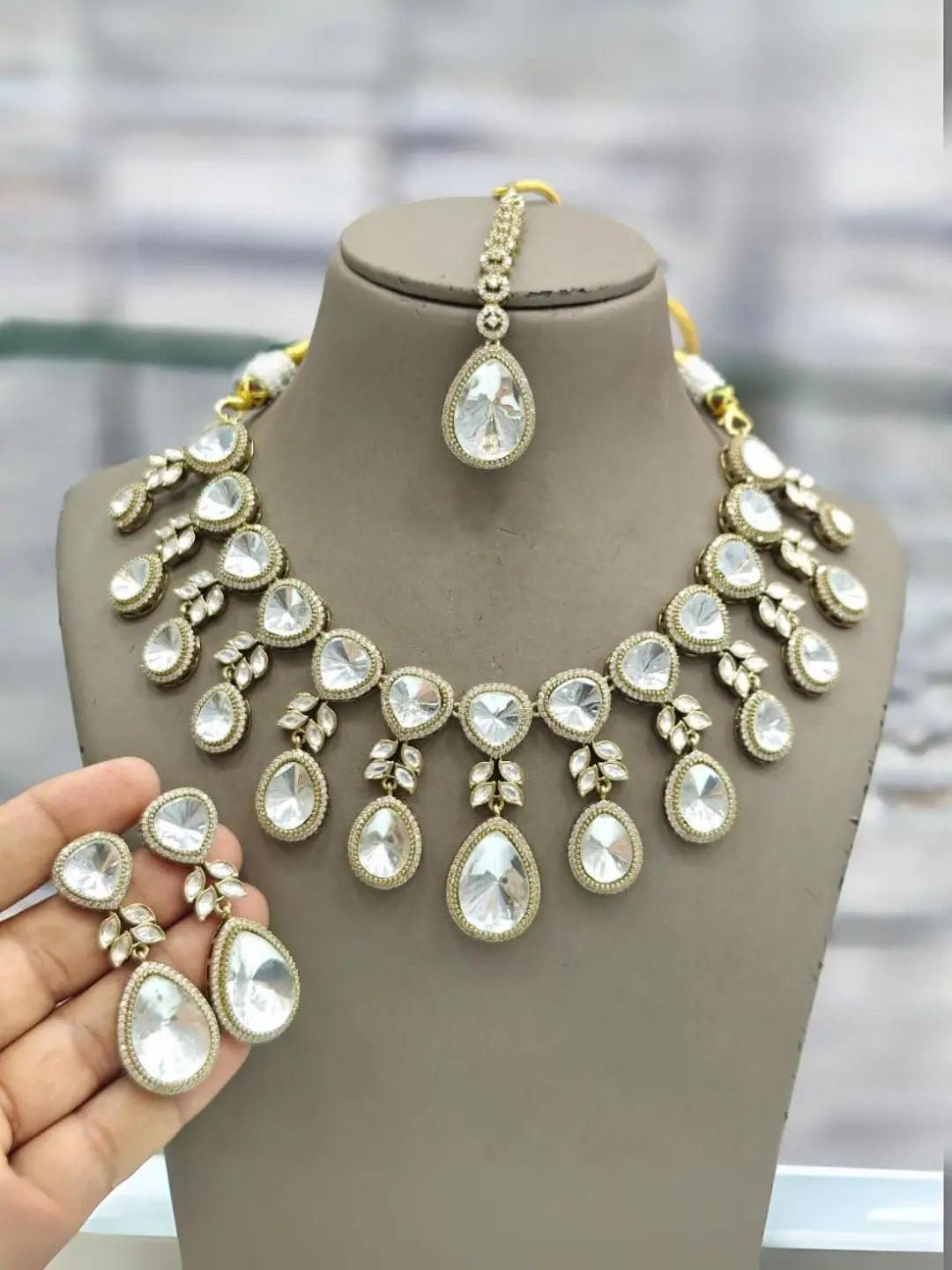 Ishhaara Traditional Antique Kundan And Stone Necklace