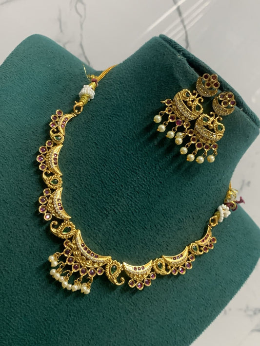 Ishhaara Traditional Cresent Moon Necklace