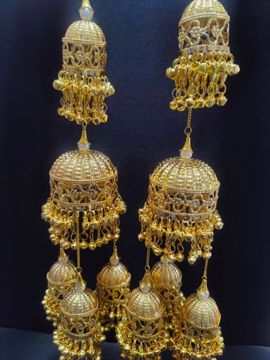 Ishhaara Traditional Dome Studded Ghoohgroo Kaleera