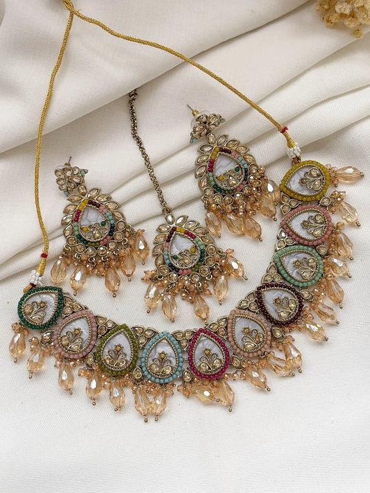 Ishhaara Traditional Drop Shaped Kundan Necklace With Shadow Beads