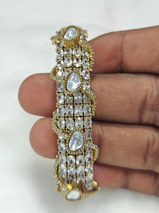 Ishhaara Traditional Elegance Cuff
