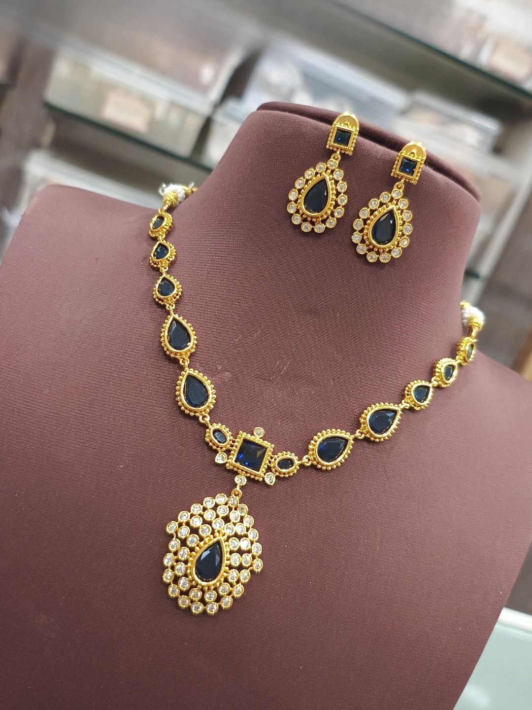Ishhaara Traditional Ethnic Stone Necklace
