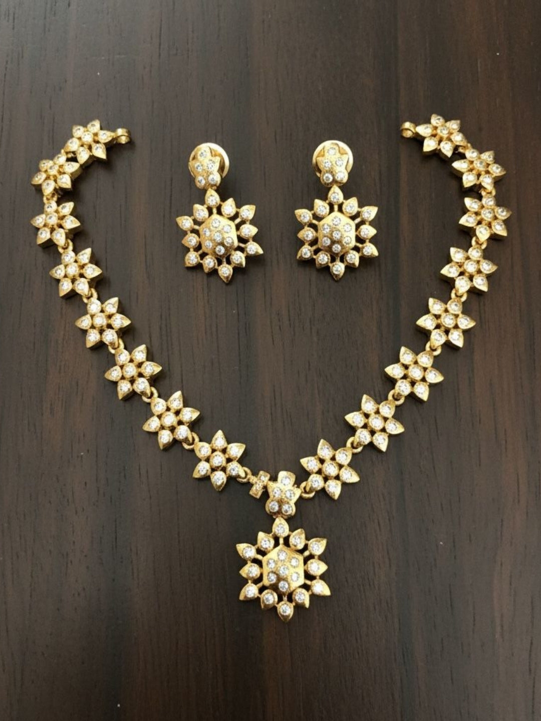 Ishhaara Traditional Floral Necklace Set
