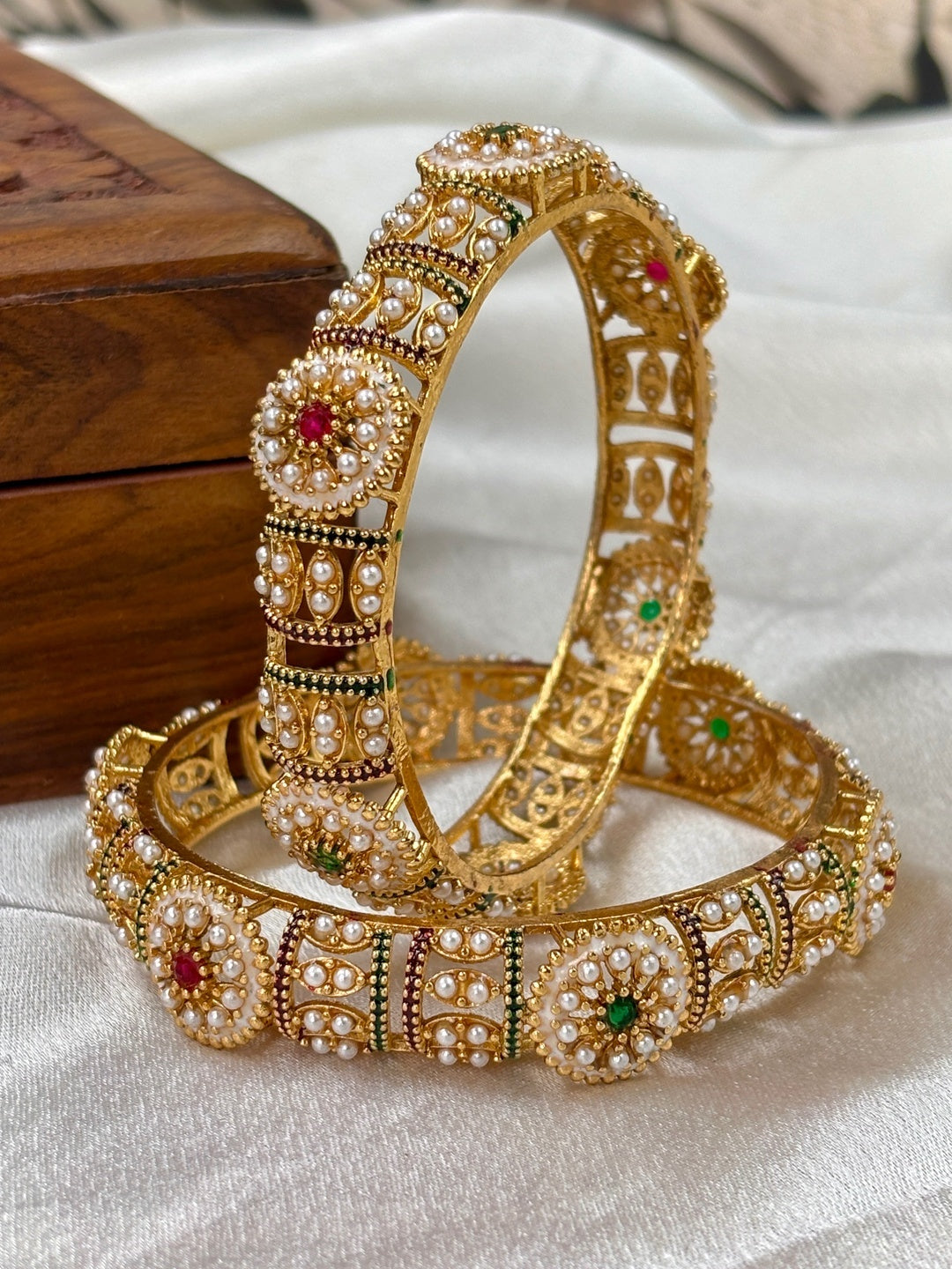 Ishhaara Traditional Gold Kundan Bangles - beautiful gold bangles with intricate designs and kundan work