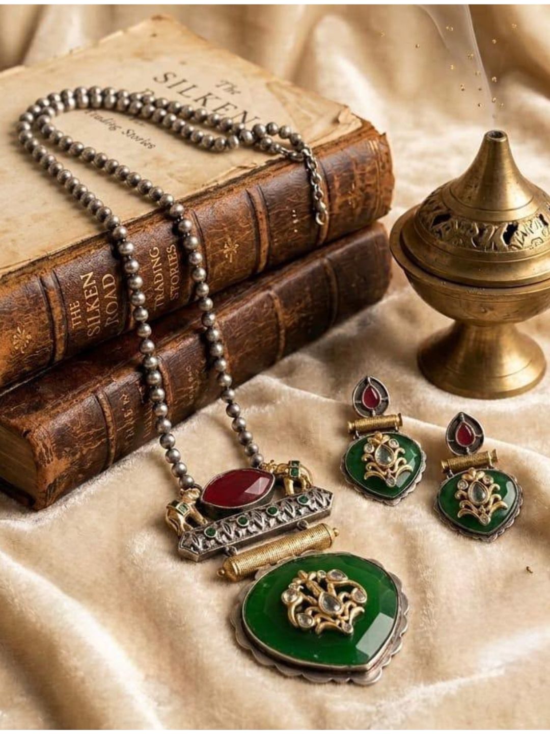 Ishhaara Traditional Handcrafted Pendant Necklace
