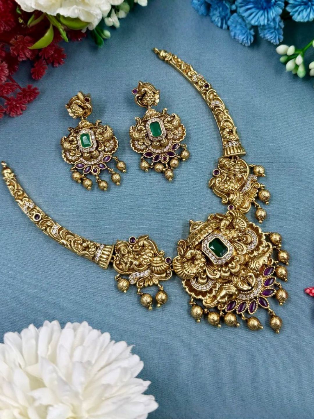Ishhaara Traditional Hasli Necklace
