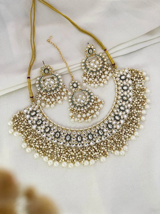 Ishhaara Traditional Intricated Kundan Studded Choker