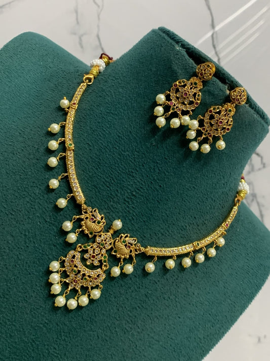 Ishhaara Traditional Motif Hasli Necklace