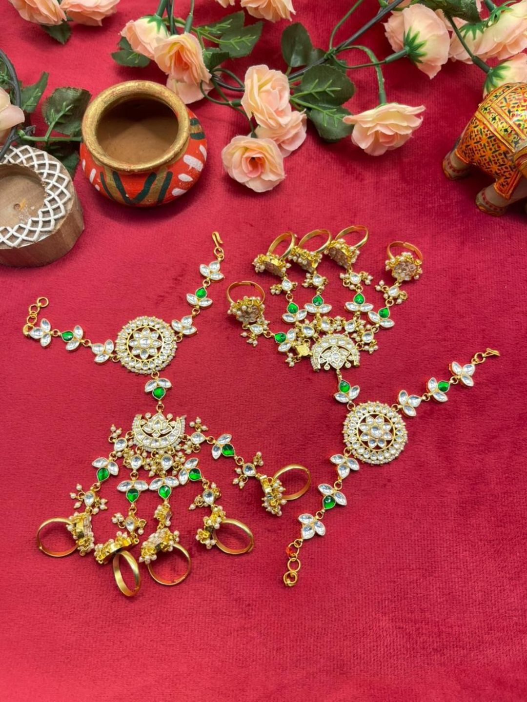 Ishhaara Traditional Rajputi Five Fingered Hathphool